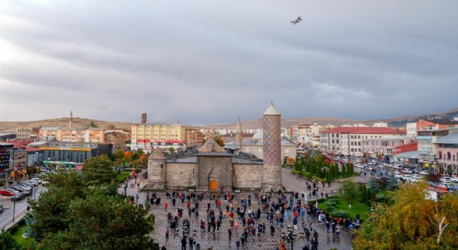  SOLOTÜRK Erzurum'u selamladı